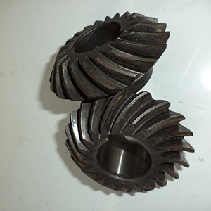 Engrenagem Cônica de Dentes Helicoidais